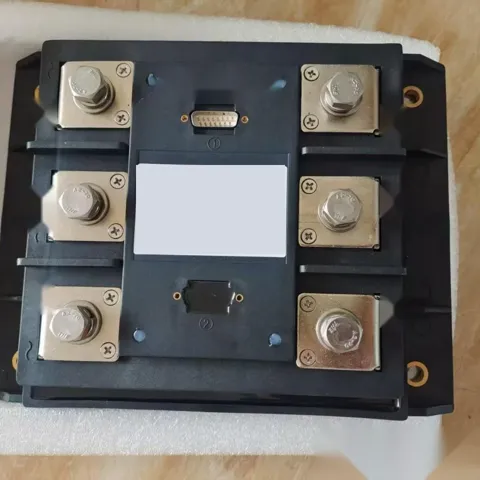 800 A three-phase power module with six bolted terminals and control connector - IGBT Module 800A for Separator Power Supply